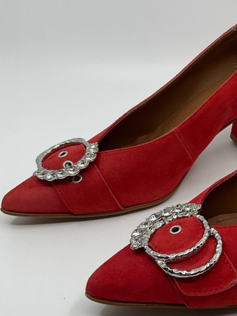 L’intervalle Red Suede Rhinestone Buckle Detail Block Heel Pumps - Picture 2 of 8